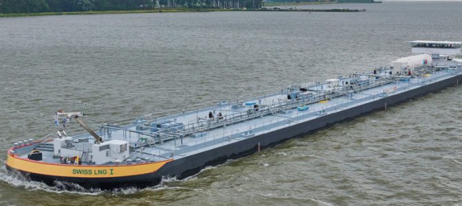 Ultra Light Barge Tanker Swiss LNG I fertiggestellt bei De Gerlien van Tiem 